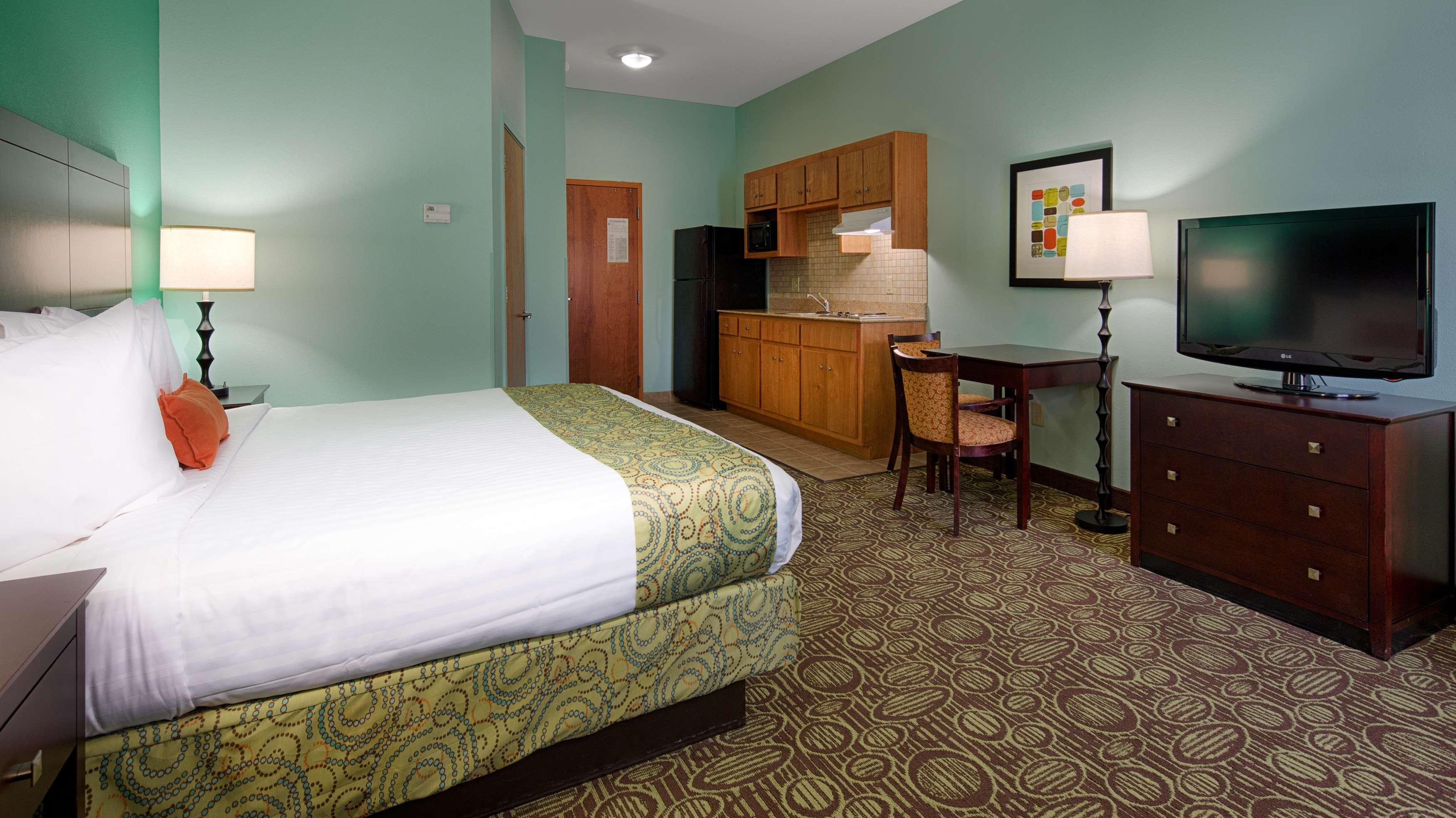 Best Western Plus Glen Allen Inn Exterior photo
