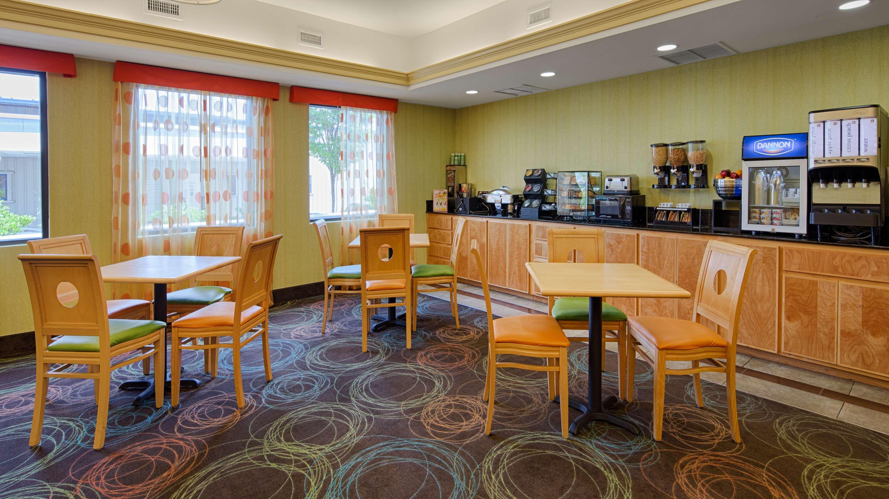 Best Western Plus Glen Allen Inn Exterior photo