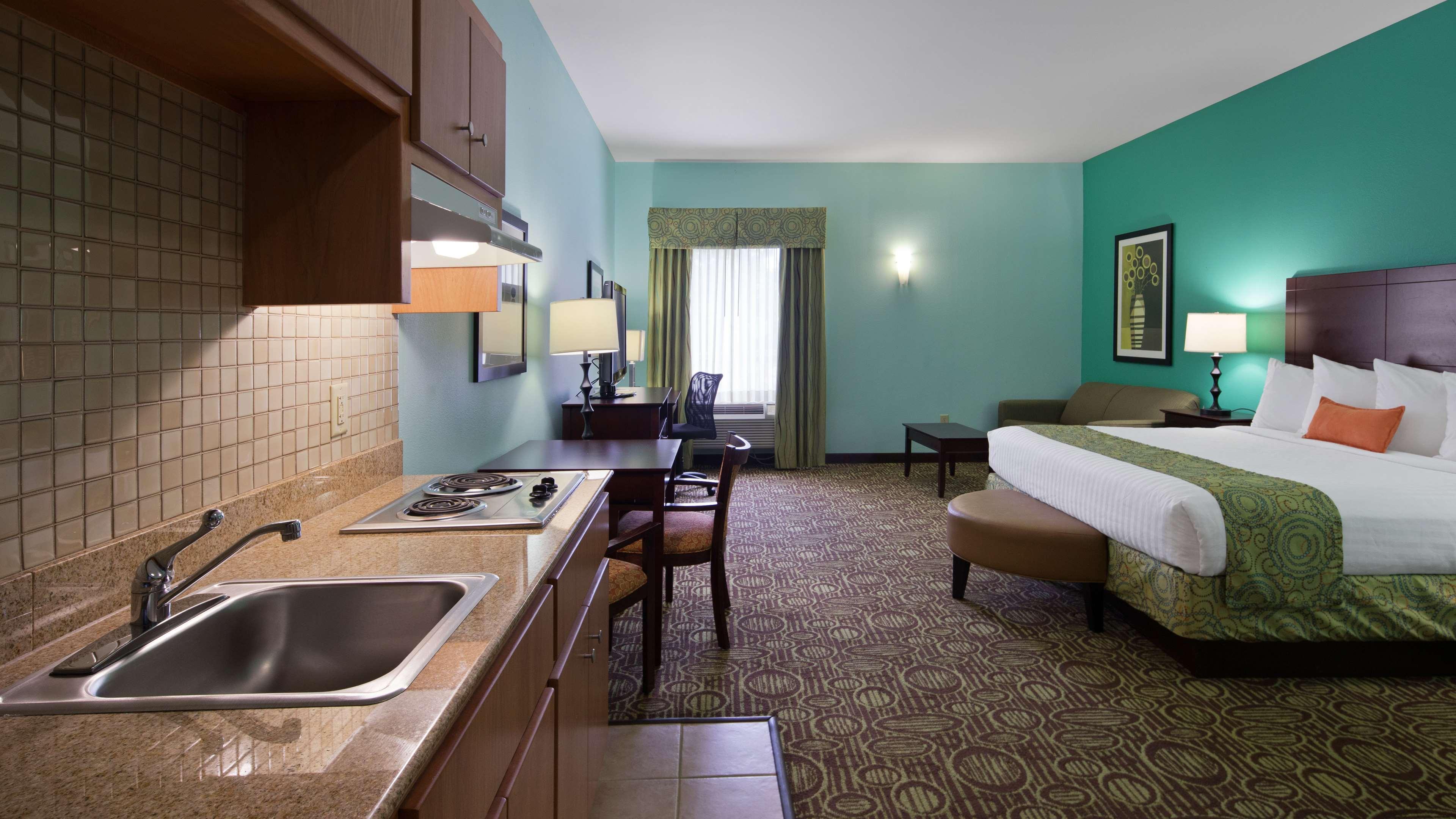 Best Western Plus Glen Allen Inn Exterior photo
